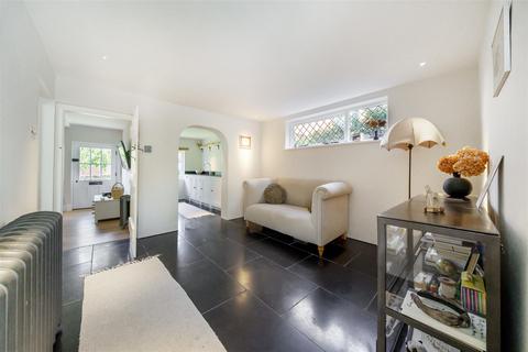 2 bedroom cottage for sale, The Street, East Clandon, Guildford