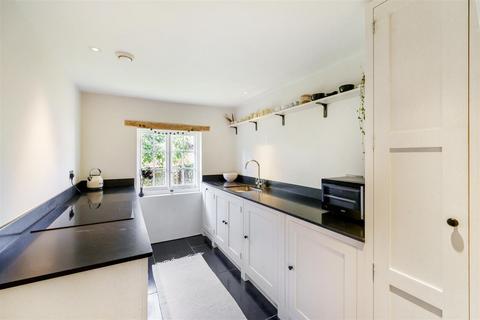 2 bedroom cottage for sale, The Street, East Clandon, Guildford