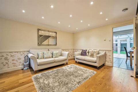 3 Culloden Close, London, SE16 3JH