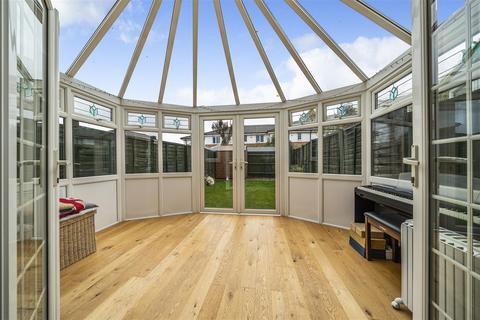 3 Culloden Close, London, SE16 3JH