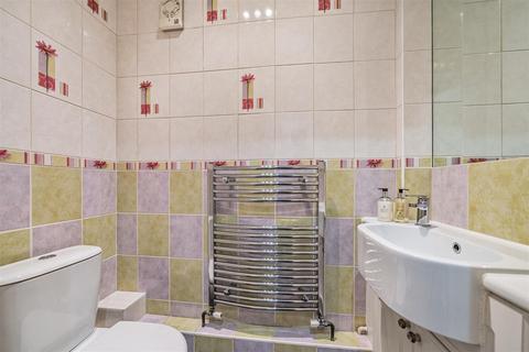 3 Culloden Close, London, SE16 3JH