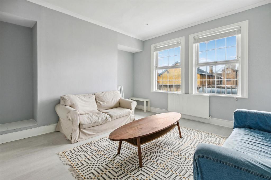Jebb Web Jebb Avenue, Brixton 3 bed flat - £2,873 pcm (£663 pw)