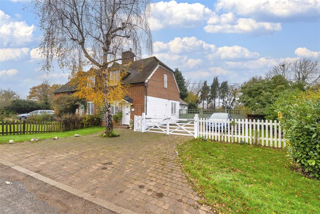 Church Road, Paddock Wood 2 bed semidetached house for sale £459,950