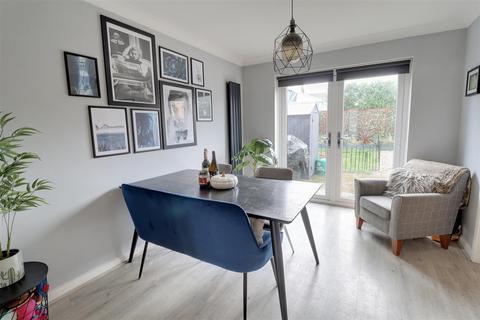 8 Forbes Close, Abbeymead, Gloucester, GL4 5GE