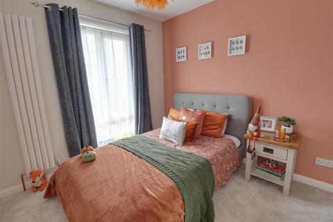 8 Forbes Close, Abbeymead, Gloucester, GL4 5GE