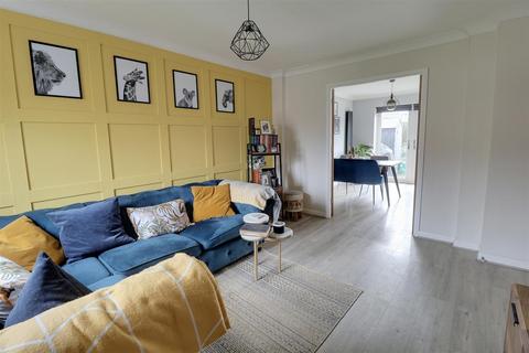 8 Forbes Close, Abbeymead, Gloucester, GL4 5GE