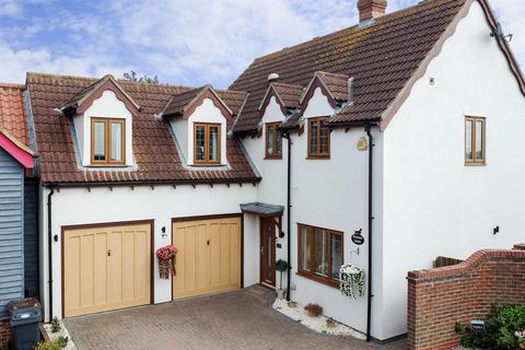 4 bedroom detached house for sale - The Street, Woodham Ferrers