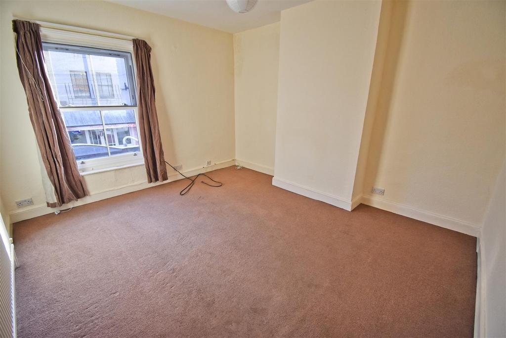Station Road, Sheringham 3 bed to rent £850 pcm (£196 pw)