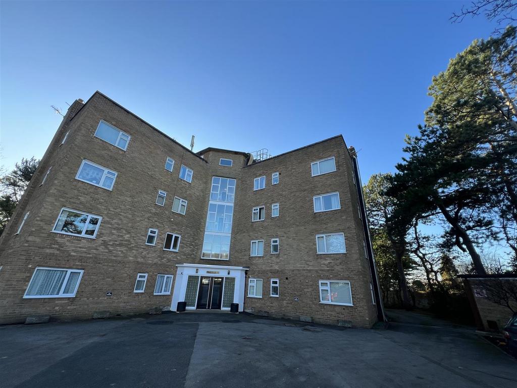 Telegraph Road, Heswall, Wirral 2 bed flat for sale £160,000