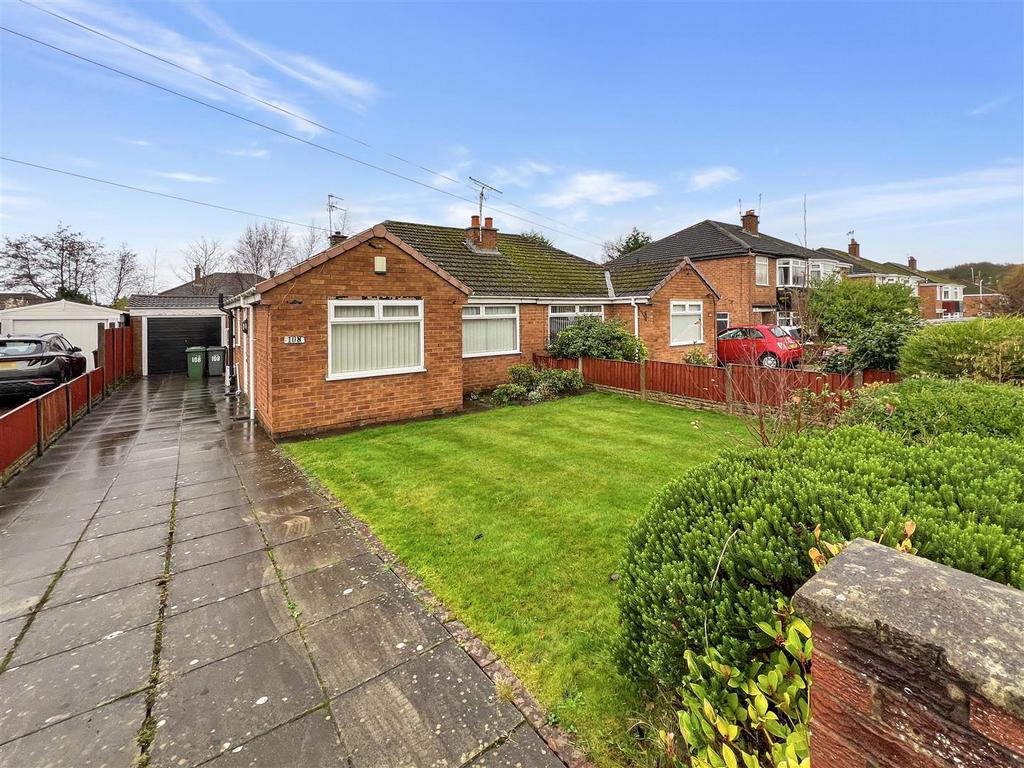 Fishers Lane, Pensby, Wirral 2 bed semidetached bungalow £200,000