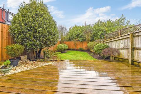 1 Barneby Close, Twickenham, TW2 6RR