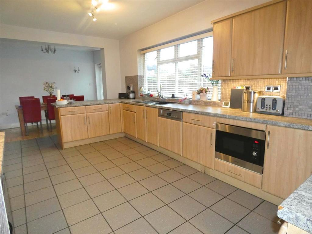 Whitehouse Common Road, Sutton Coldfield 4 bed detached house for sale