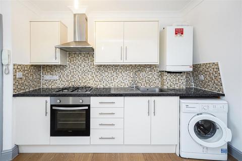 2 bedroom flat to rent, Priory Avenue, Walthamstow