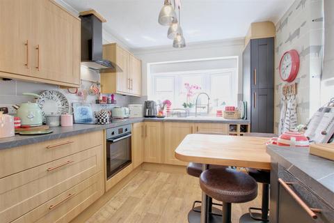 33 Beech Close, Sproatley, Hull, HU11 4XB