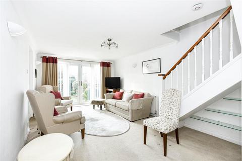 11a Whitehall Gardens, London, E4 6EH