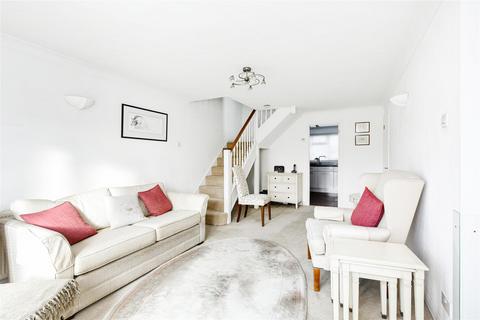 11a Whitehall Gardens, London, E4 6EH