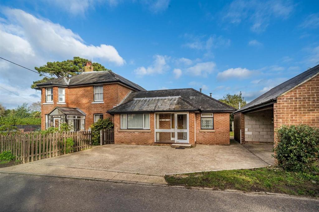 Bembridge, Isle of Wight 5 bed detached house for sale £745,000