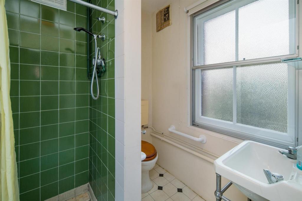 Annexe Shower Room