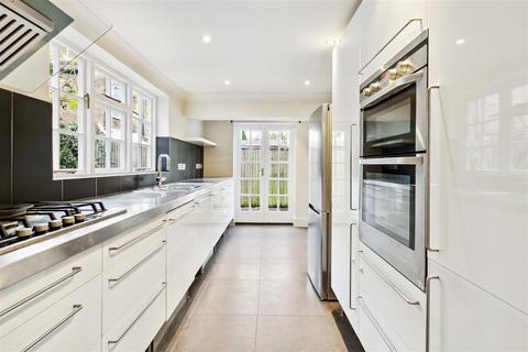 7 Paxton Road, London, W4 2QT