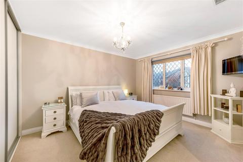 23 Mill Road, Dunton Green, Sevenoaks, TN13 2UZ