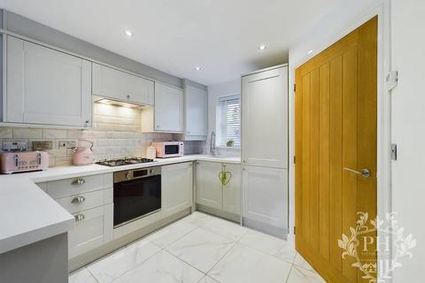 28 Buckthorn Grove, Middlesbrough, TS8 9BF