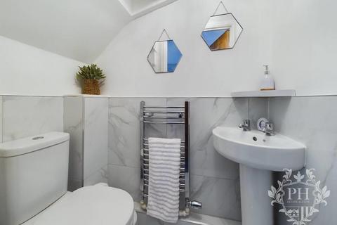 28 Buckthorn Grove, Middlesbrough, TS8 9BF