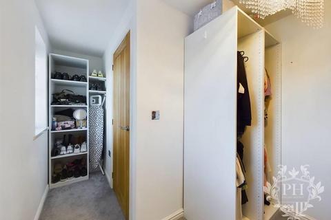 28 Buckthorn Grove, Middlesbrough, TS8 9BF