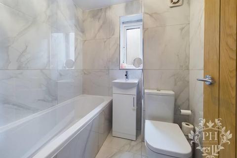 28 Buckthorn Grove, Middlesbrough, TS8 9BF