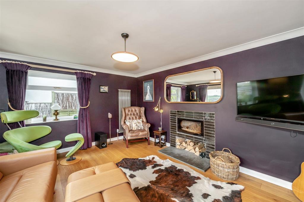 Courtfield, Totnes 4 bed detached house for sale £600,000