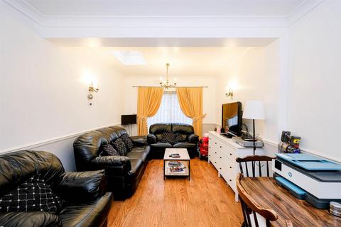 4 bedroom house for sale - Middleton Avenue, Chingford