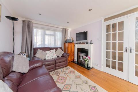 4 bedroom house for sale - Colin Drive, Colindale, London