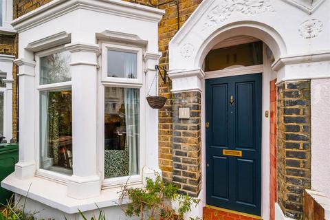 11 Greville Road, London, E17 9HG