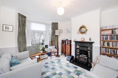 11 Greville Road, London, E17 9HG
