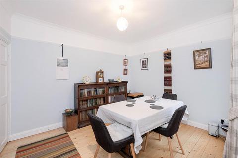 11 Greville Road, London, E17 9HG