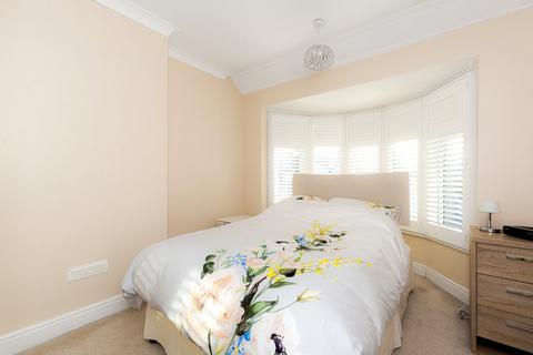 5 Maple Crescent, Sidcup, DA15 9LT