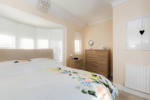 5 Maple Crescent, Sidcup, DA15 9LT