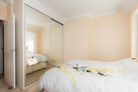 5 Maple Crescent, Sidcup, DA15 9LT