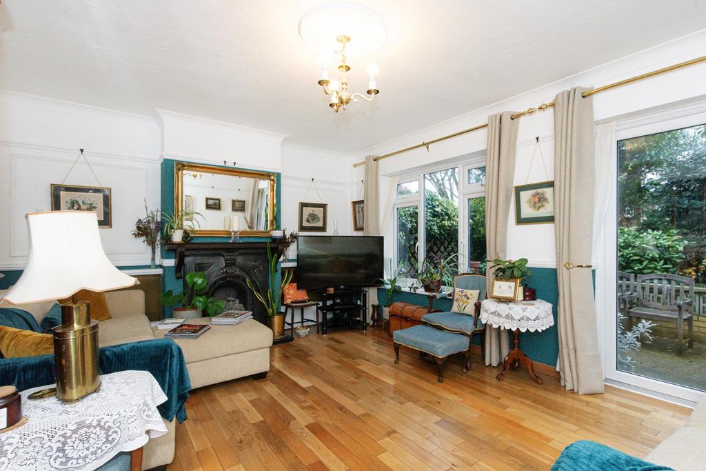 Priestlands Park Road, Sidcup, DA15 3 bed detached house for sale £