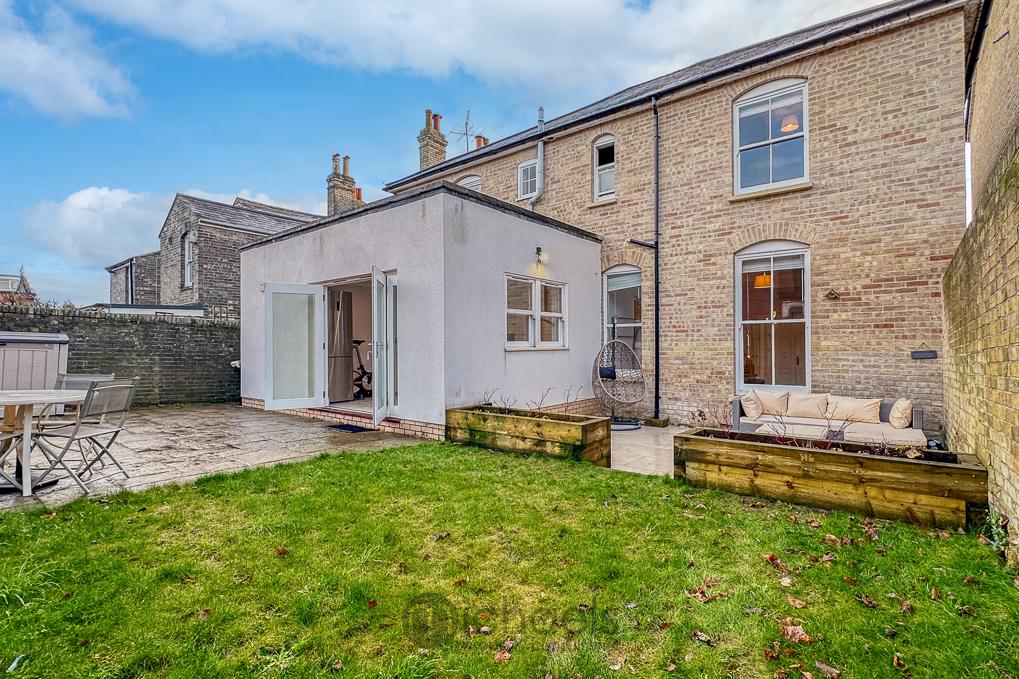 Outside, Garden &amp; Parking