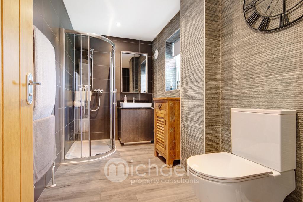 En-Suite Shower Room (Master)