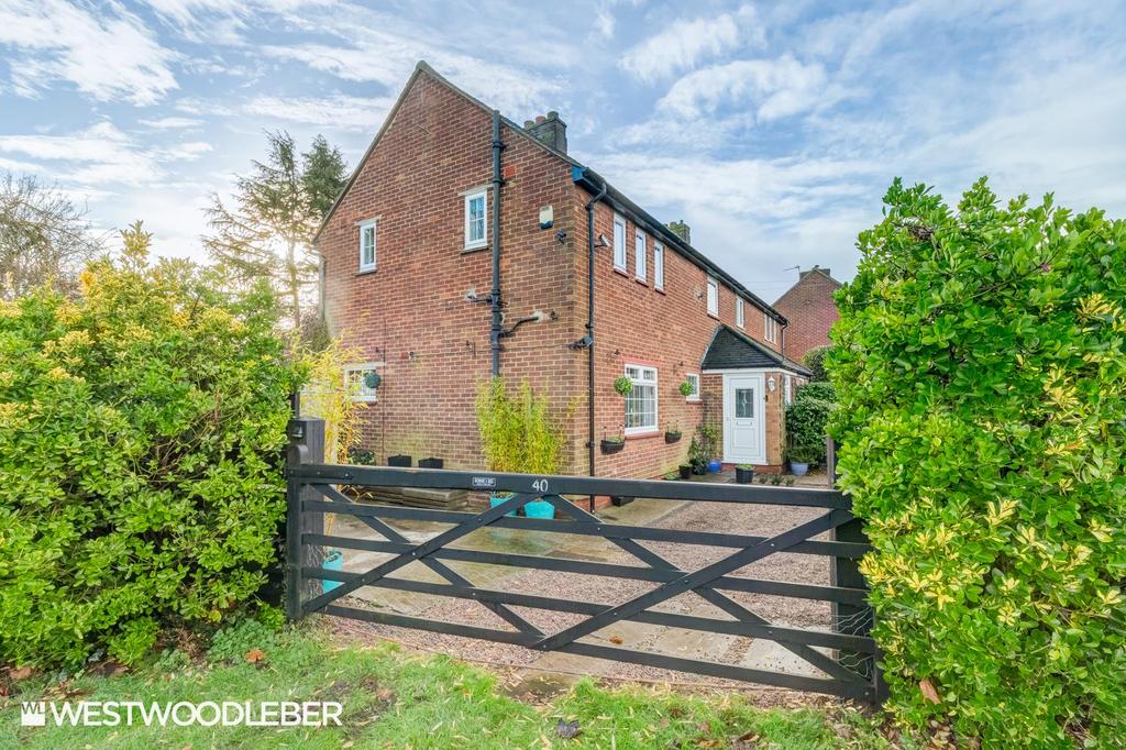 St. Cuthberts Road, Hoddesdon EN11 3 bed semidetached house £460,000