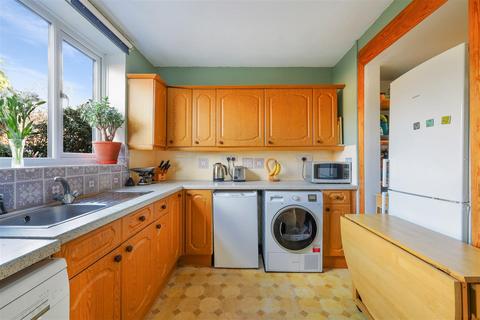 103 Bletchingley Road, Merstham, Redhill, RH1 3QG