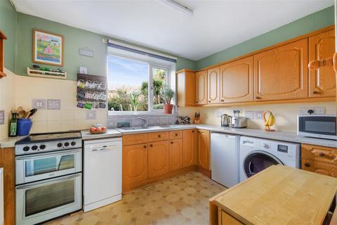 103 Bletchingley Road, Merstham, Redhill, RH1 3QG