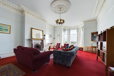 3 bedroom apartment for sale, Percy Gardens, Tynemouth