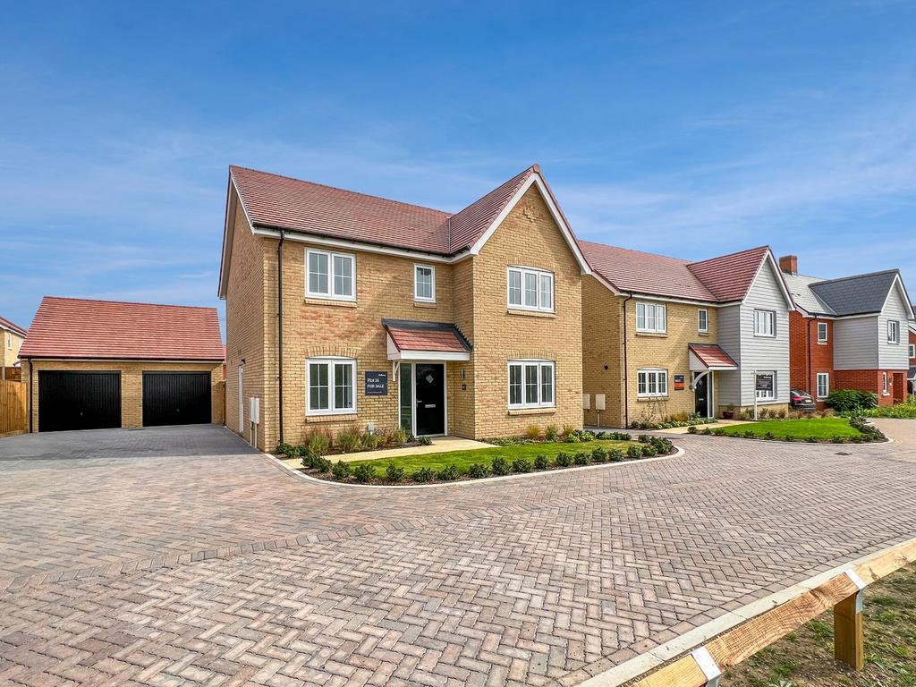 Reynolds Drive, Halstead, CO9 4 bed detached house for sale £512,995