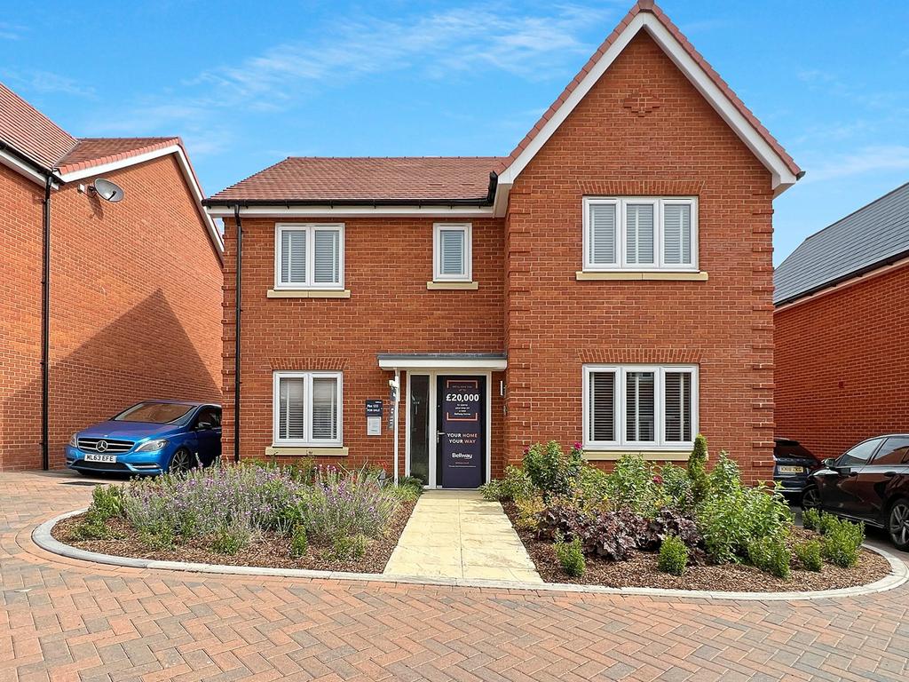Steed Croft, Halstead, CO9 4 bed detached house for sale £489,995