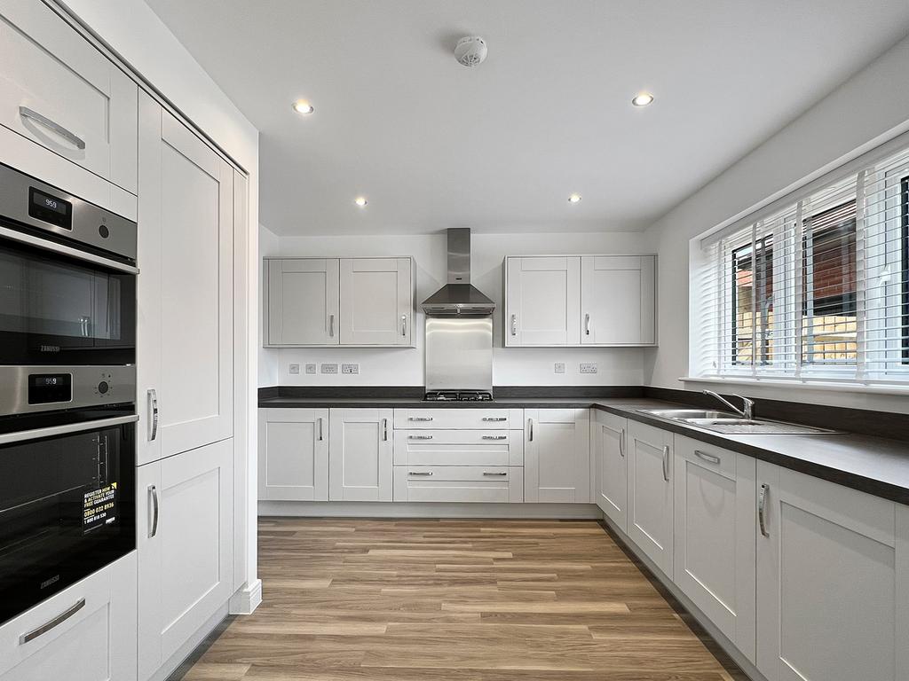 Steed Croft, Halstead, CO9 4 bed detached house for sale £489,995