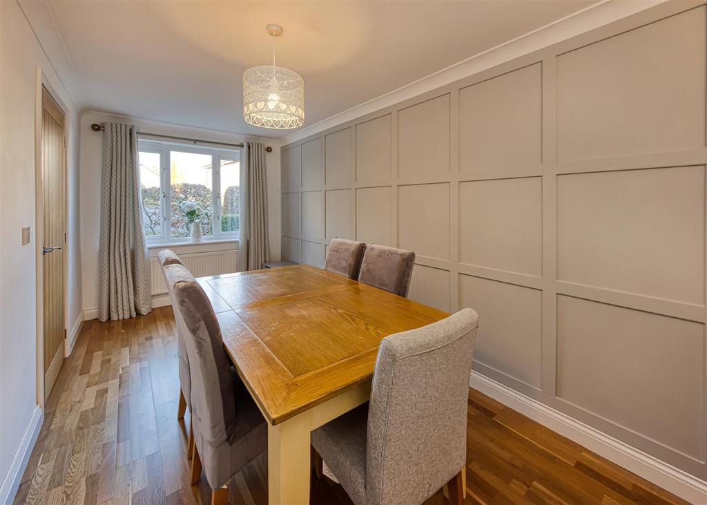 17 Holendene Way-dining1.jpg