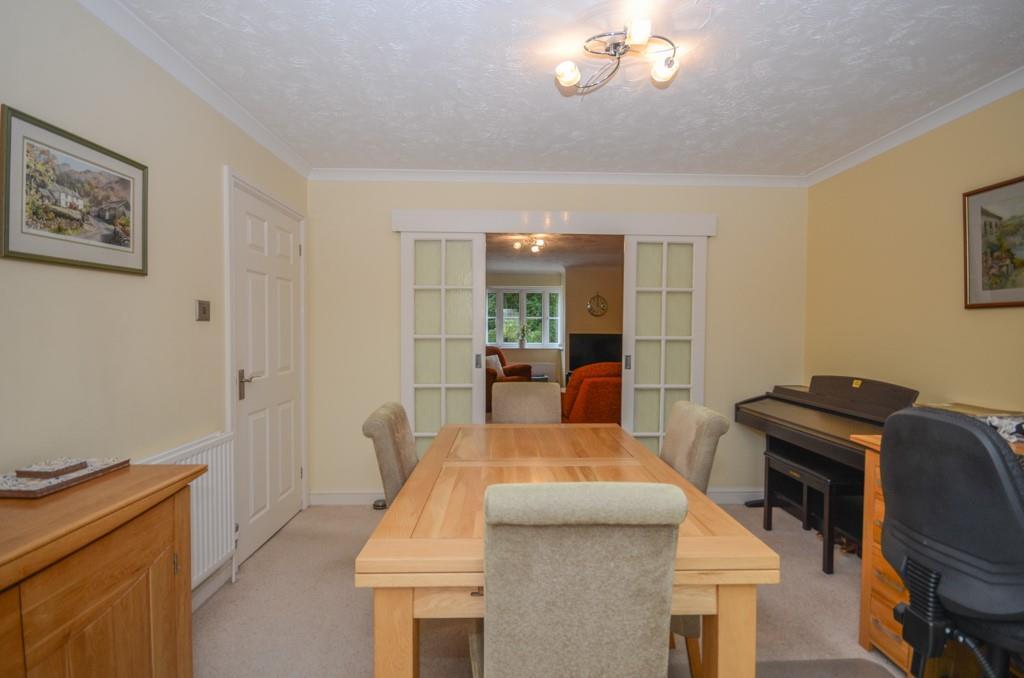 Dining room pic 2.jpg