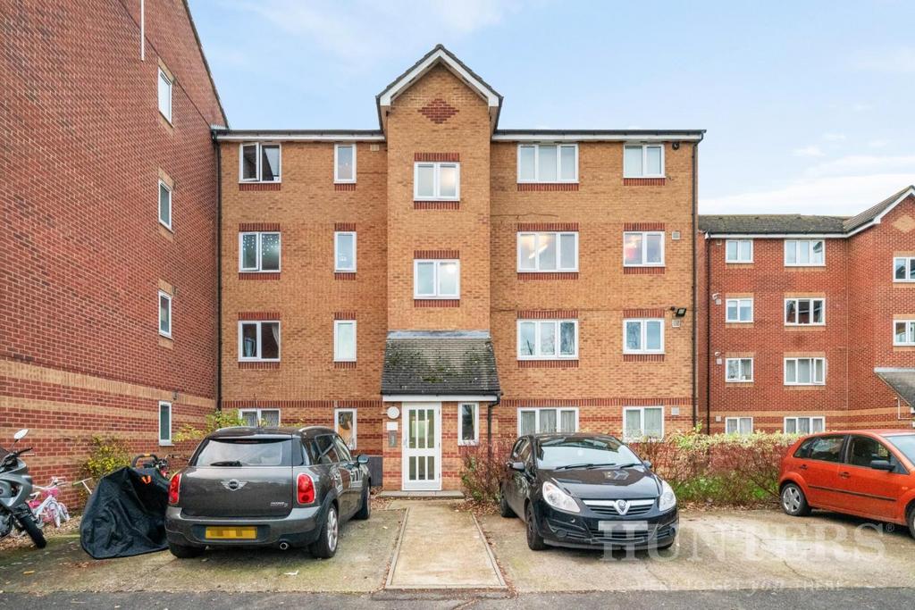 137 Bream Close N17 9 DQ-1.jpg